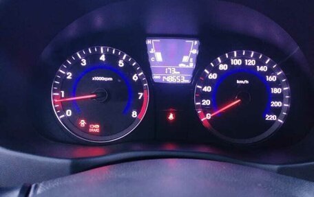 Hyundai Solaris II рестайлинг, 2011 год, 585 000 рублей, 5 фотография