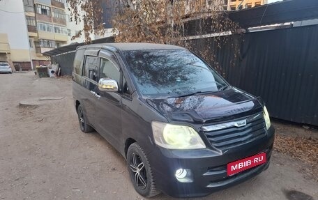 Toyota Noah III, 2002 год, 800 000 рублей, 1 фотография