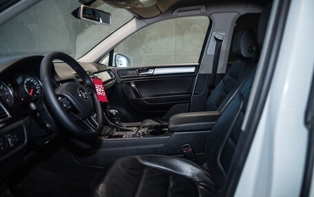 Volkswagen Touareg III, 2012 год, 1 570 000 рублей, 13 фотография