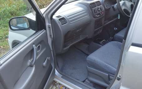 Suzuki Swift II, 2001 год, 310 000 рублей, 18 фотография