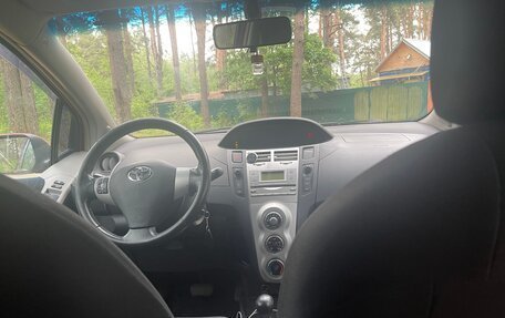 Toyota Yaris III рестайлинг, 2008 год, 565 000 рублей, 11 фотография