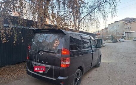 Toyota Noah III, 2002 год, 800 000 рублей, 3 фотография