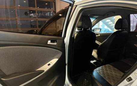 Hyundai Solaris II рестайлинг, 2011 год, 586 000 рублей, 24 фотография
