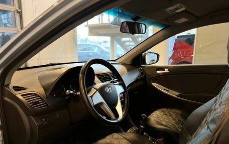 Hyundai Solaris II рестайлинг, 2011 год, 586 000 рублей, 23 фотография