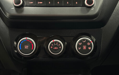 KIA Rio III рестайлинг, 2016 год, 970 000 рублей, 19 фотография