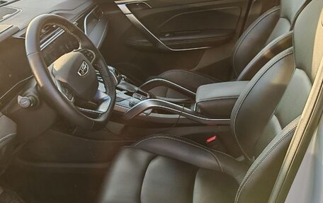 Geely Atlas, 2022 год, 1 928 000 рублей, 2 фотография