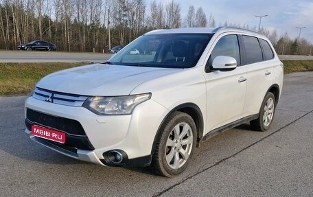 Mitsubishi Outlander III рестайлинг 3, 2014 год, 1 390 000 рублей, 1 фотография