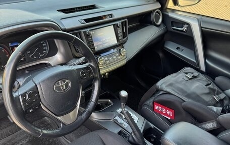 Toyota RAV4, 2019 год, 3 000 000 рублей, 10 фотография