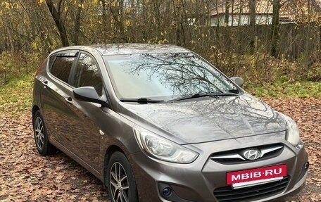 Hyundai Solaris II рестайлинг, 2014 год, 750 000 рублей, 2 фотография