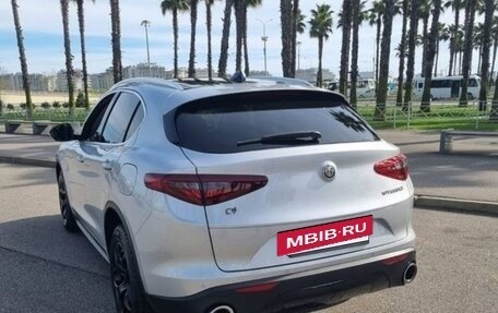 Alfa Romeo Stelvio, 2018 год, 2 400 000 рублей, 5 фотография