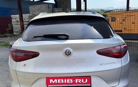 Alfa Romeo Stelvio, 2018 год, 2 400 000 рублей, 10 фотография