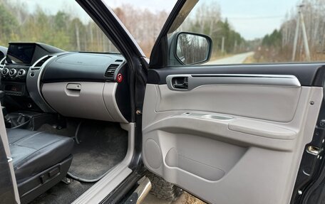 Mitsubishi Pajero Sport II рестайлинг, 2011 год, 1 650 000 рублей, 14 фотография