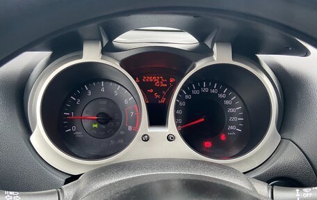 Nissan Juke II, 2013 год, 810 000 рублей, 18 фотография