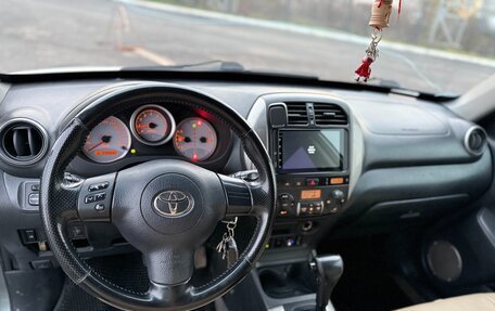 Toyota RAV4, 2004 год, 660 000 рублей, 24 фотография