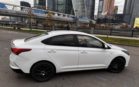 Hyundai Solaris II рестайлинг, 2021 год, 1 350 000 рублей, 6 фотография