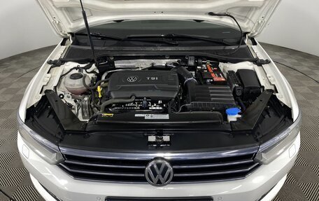 Volkswagen Passat B8 рестайлинг, 2019 год, 1 930 000 рублей, 4 фотография