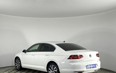 Volkswagen Passat B8 рестайлинг, 2019 год, 1 930 000 рублей, 7 фотография