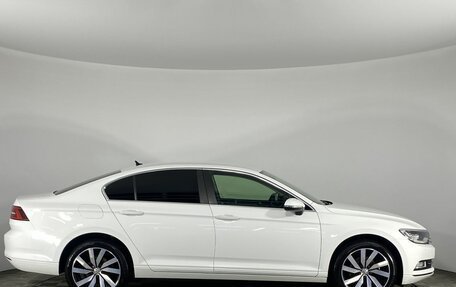 Volkswagen Passat B8 рестайлинг, 2019 год, 1 930 000 рублей, 11 фотография