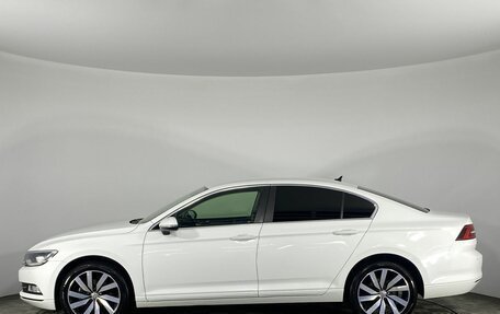 Volkswagen Passat B8 рестайлинг, 2019 год, 1 930 000 рублей, 10 фотография