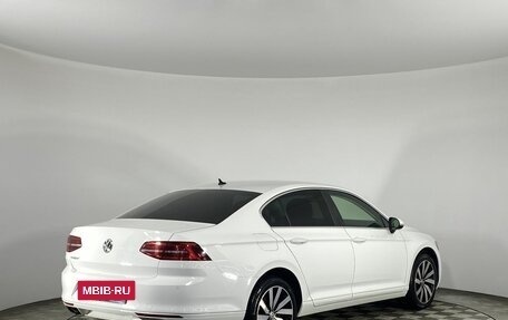 Volkswagen Passat B8 рестайлинг, 2019 год, 1 930 000 рублей, 6 фотография