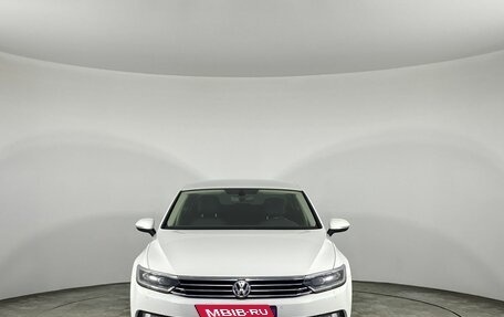 Volkswagen Passat B8 рестайлинг, 2019 год, 1 930 000 рублей, 3 фотография