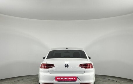Volkswagen Passat B8 рестайлинг, 2019 год, 1 930 000 рублей, 8 фотография