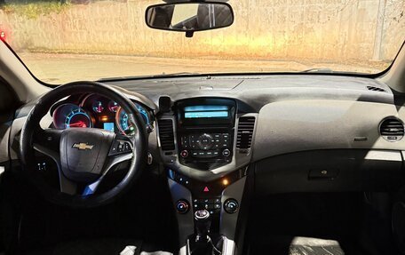 Chevrolet Cruze II, 2012 год, 299 999 рублей, 8 фотография