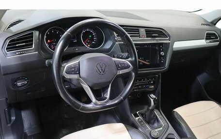 Volkswagen Tiguan II, 2021 год, 3 499 000 рублей, 6 фотография