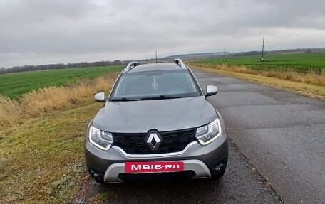 Renault Duster, 2022 год, 1 800 000 рублей, 2 фотография