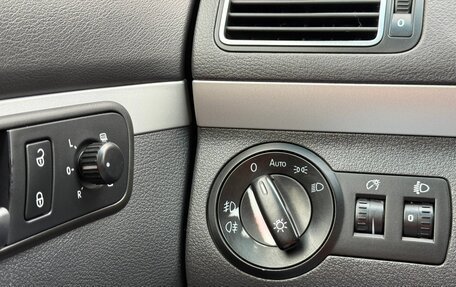 Volkswagen Touran III, 2011 год, 1 155 000 рублей, 16 фотография