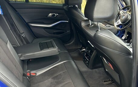 BMW 3 серия, 2019 год, 3 500 000 рублей, 23 фотография