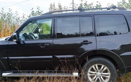 Mitsubishi Pajero IV, 2013 год, 2 000 000 рублей, 2 фотография