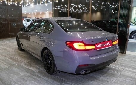 BMW 5 серия, 2021 год, 5 800 000 рублей, 4 фотография