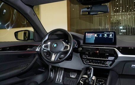 BMW 5 серия, 2021 год, 5 800 000 рублей, 17 фотография