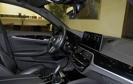 BMW 5 серия, 2021 год, 5 800 000 рублей, 24 фотография