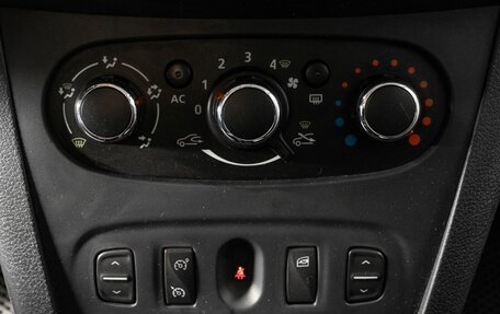 Renault Logan II, 2015 год, 646 200 рублей, 9 фотография