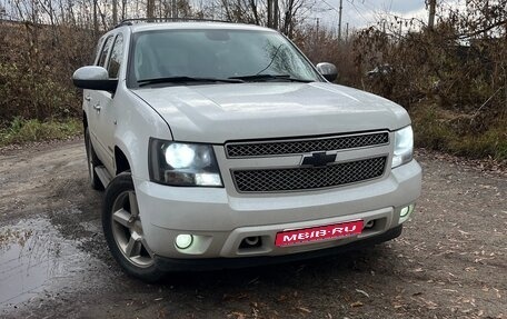 Chevrolet Tahoe III, 2011 год, 1 850 000 рублей, 1 фотография