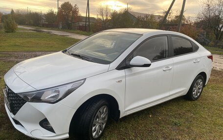 Hyundai Solaris II рестайлинг, 2020 год, 1 500 000 рублей, 2 фотография