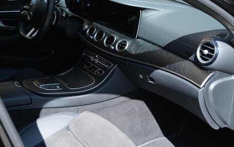 Mercedes-Benz E-Класс, 2021 год, 3 050 011 рублей, 6 фотография
