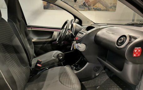 Peugeot 107 I рестайлинг, 2013 год, 555 000 рублей, 9 фотография