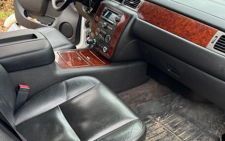 Chevrolet Tahoe III, 2011 год, 1 850 000 рублей, 10 фотография