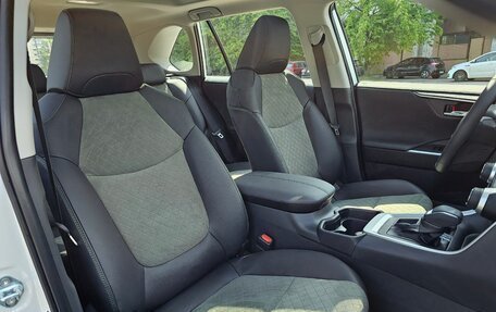 Toyota RAV4, 2025 год, 4 150 000 рублей, 38 фотография