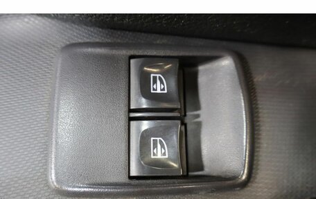 Renault Logan II, 2019 год, 1 049 000 рублей, 13 фотография