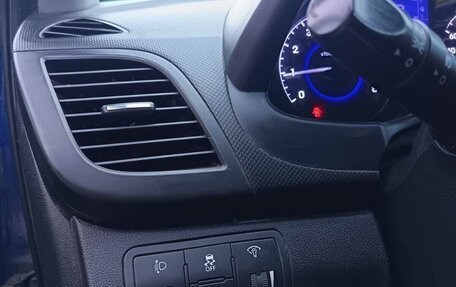 Hyundai Solaris II рестайлинг, 2014 год, 990 000 рублей, 11 фотография