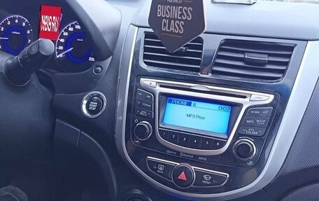 Hyundai Solaris II рестайлинг, 2014 год, 990 000 рублей, 12 фотография