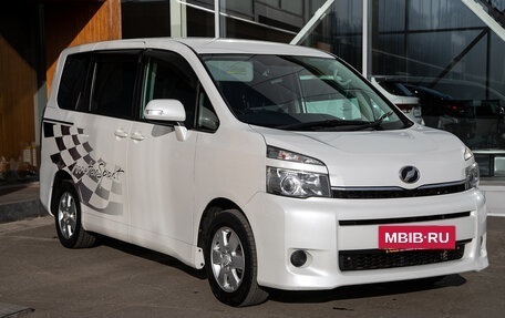 Toyota Voxy II, 2010 год, 1 398 000 рублей, 5 фотография