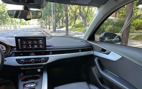 Audi A4, 2022 год, 2 400 000 рублей, 14 фотография