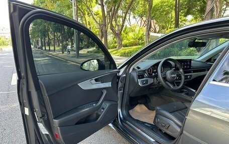 Audi A4, 2022 год, 2 400 000 рублей, 10 фотография