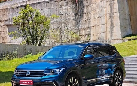 Volkswagen Tiguan II, 2022 год, 2 250 222 рублей, 1 фотография
