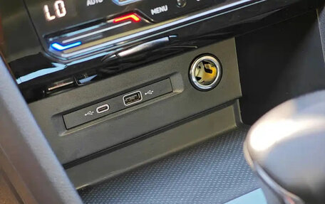 Volkswagen Tiguan II, 2022 год, 2 250 222 рублей, 13 фотография